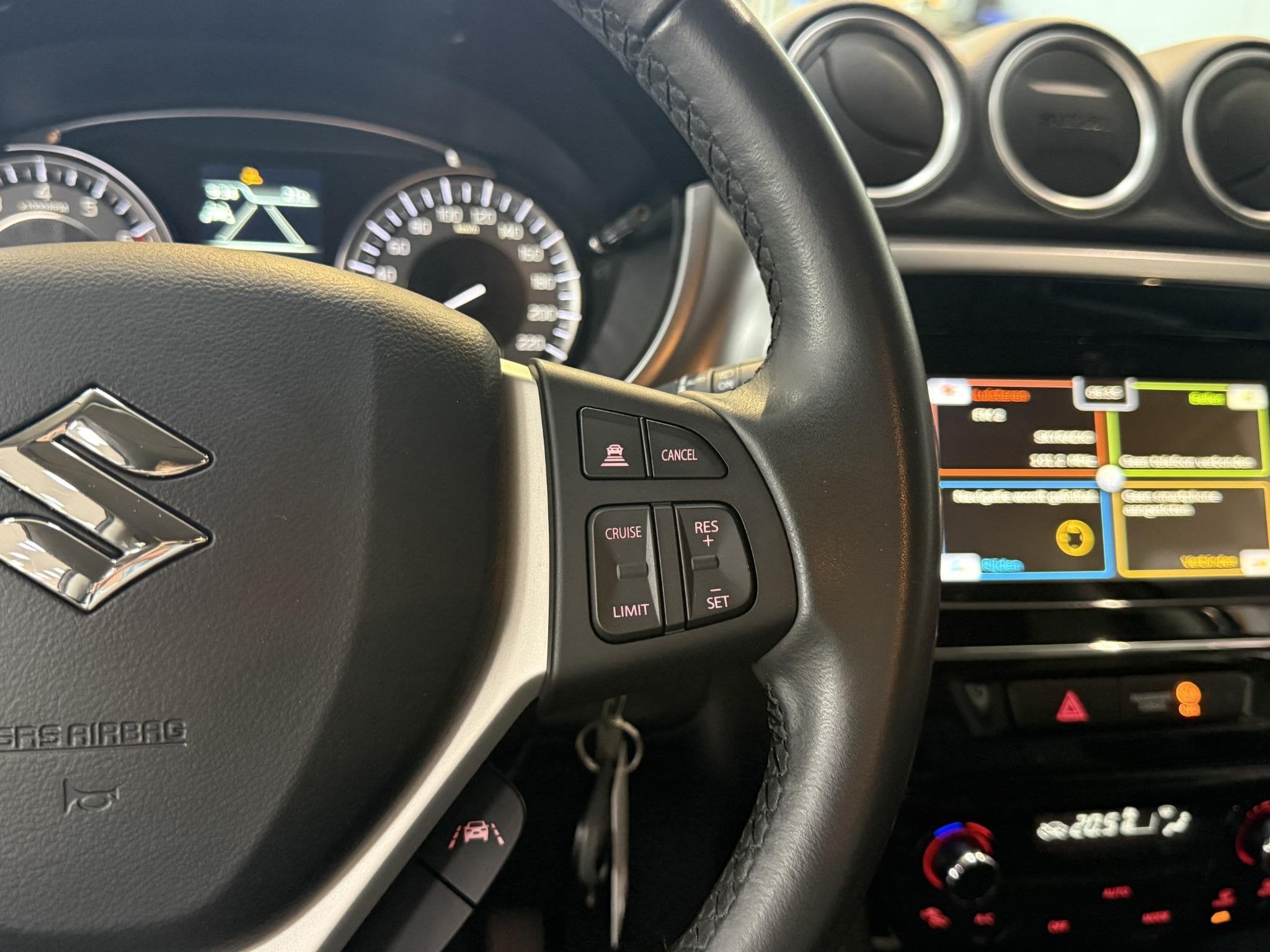 Foto 13 van Suzuki Vitara 1.4 Boosterjet Select Smart Hybrid Navigatie