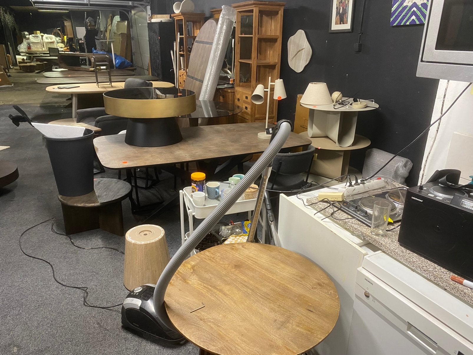 Foto 5 van Bijzettafel set organische vorm wit marmer zwart mangohout