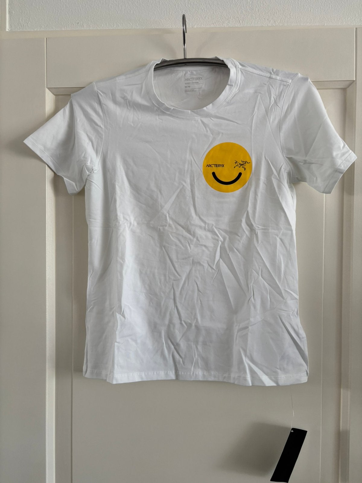 All smile Speciale editie t-shirt van Arc’teryx   mt M, Wit, Maat 42/44 (L), Nieuw, Ophalen of Verzenden