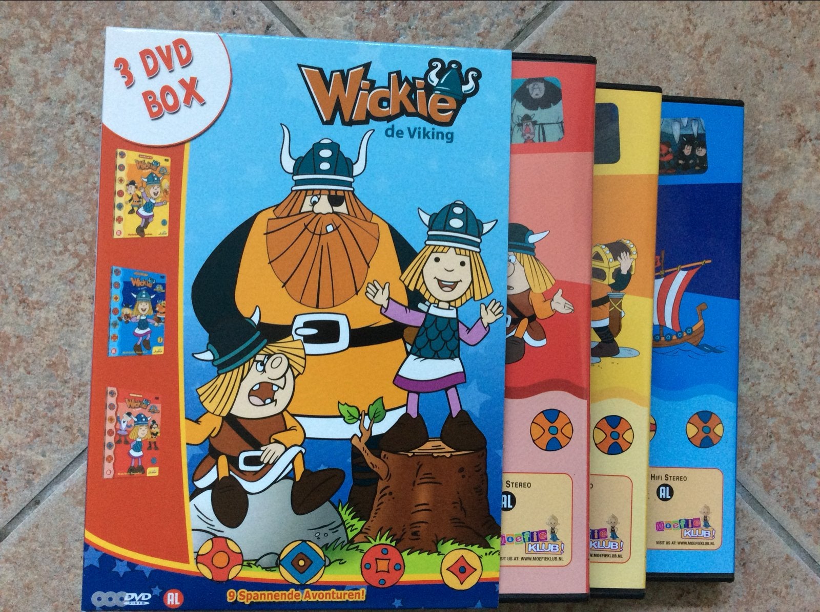 Wickie de Viking 3 DVD Box - 9 Spannende Avonturen!, Cd's en Dvd's, Dvd's | Kinderen en Jeugd, Gebruikt, Animatie, Verzamelbox
