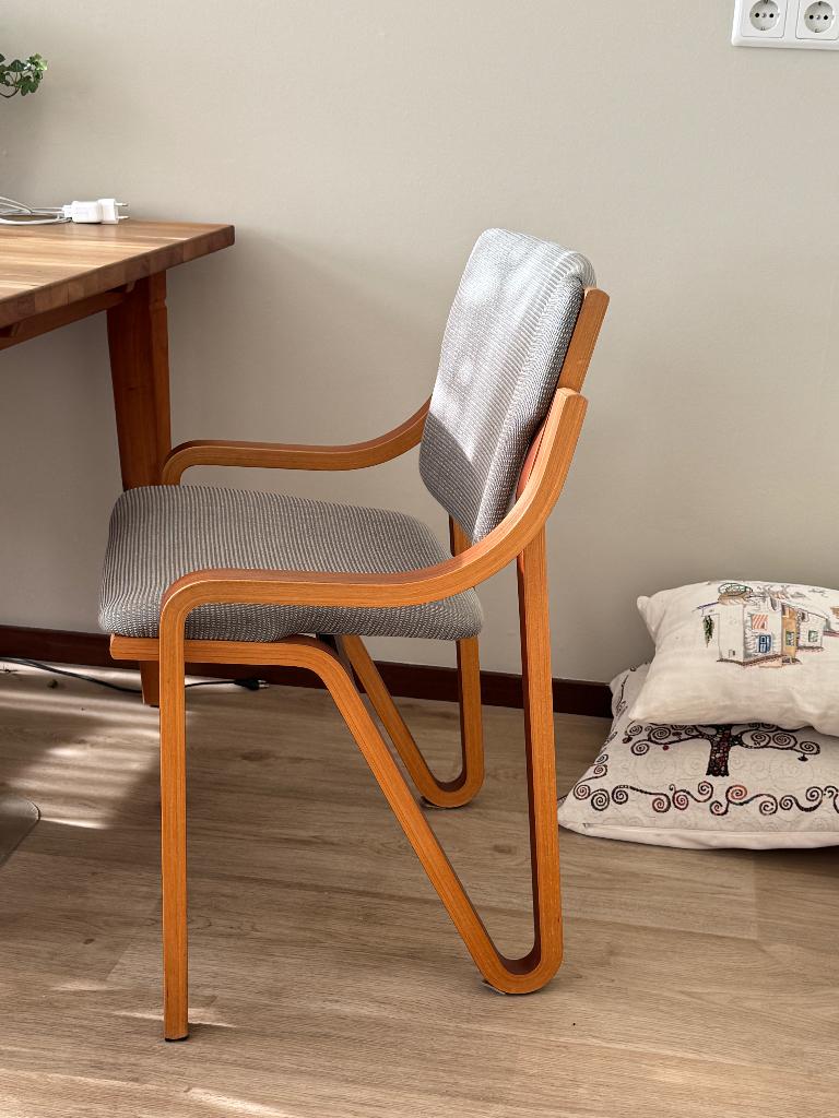 Eettafelstoelen van Four Design Denmark + tafel, Ophalen, Gebruikt, Vier, Stof