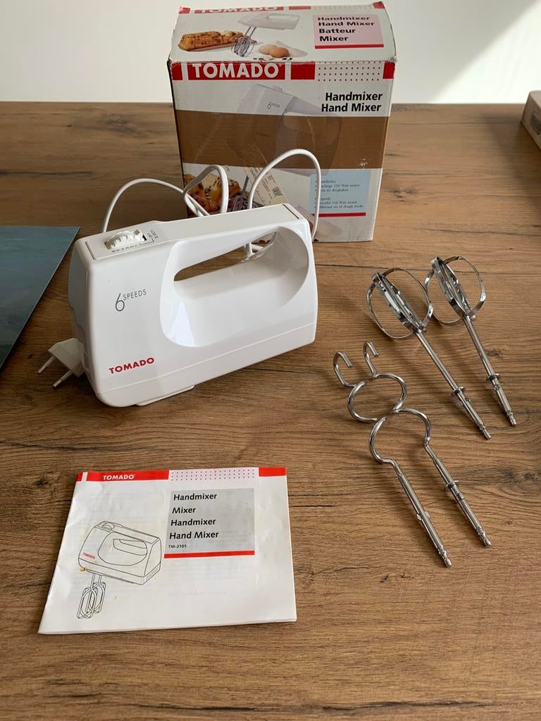 Tomado handmixer 6 snelheden & gardes & deeghaken, Minder dan 1 liter, Ophalen of Verzenden, Gebruikt, 3 snelheden of meer