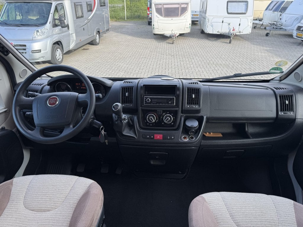 Adria Compact 600 SL ENKELE BEDDEN, Boiler, Fiat, 6 tot 7 meter, Bedrijf