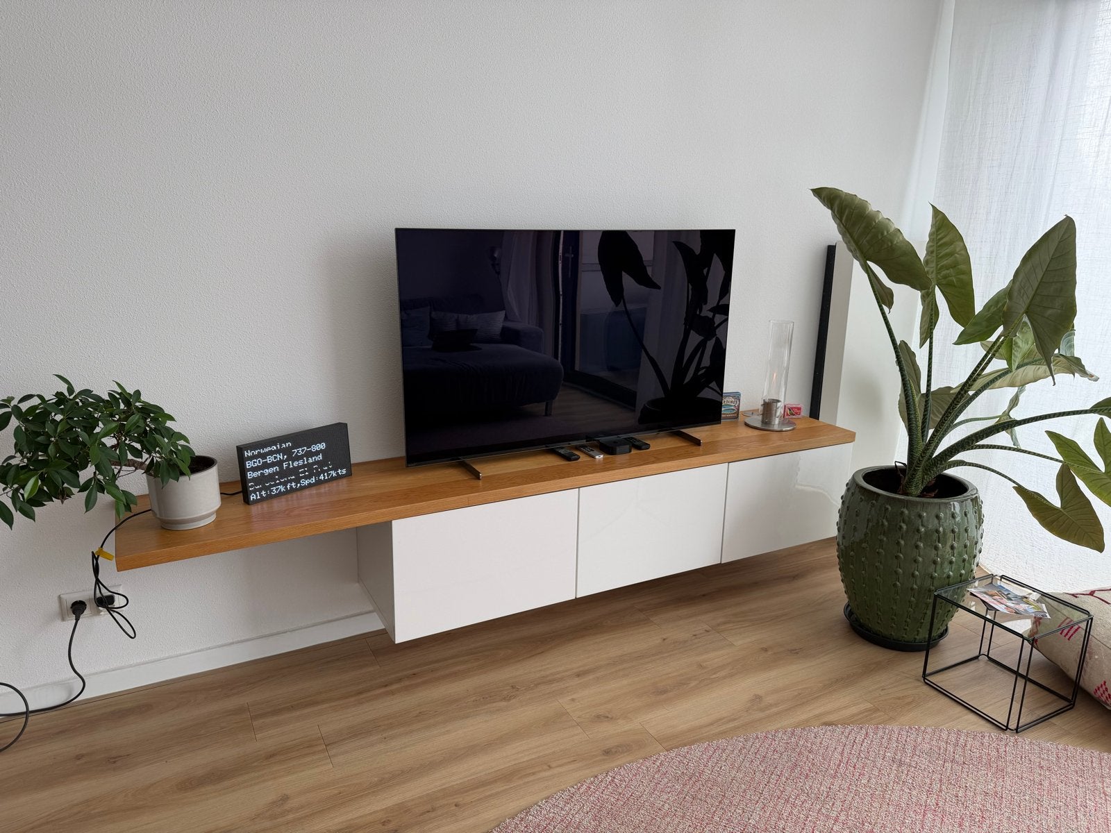IKEA zwevend tv-meubel met opbergruimte, Gebruikt, Ophalen of Verzenden, 200 cm of meer, Minder dan 100 cm