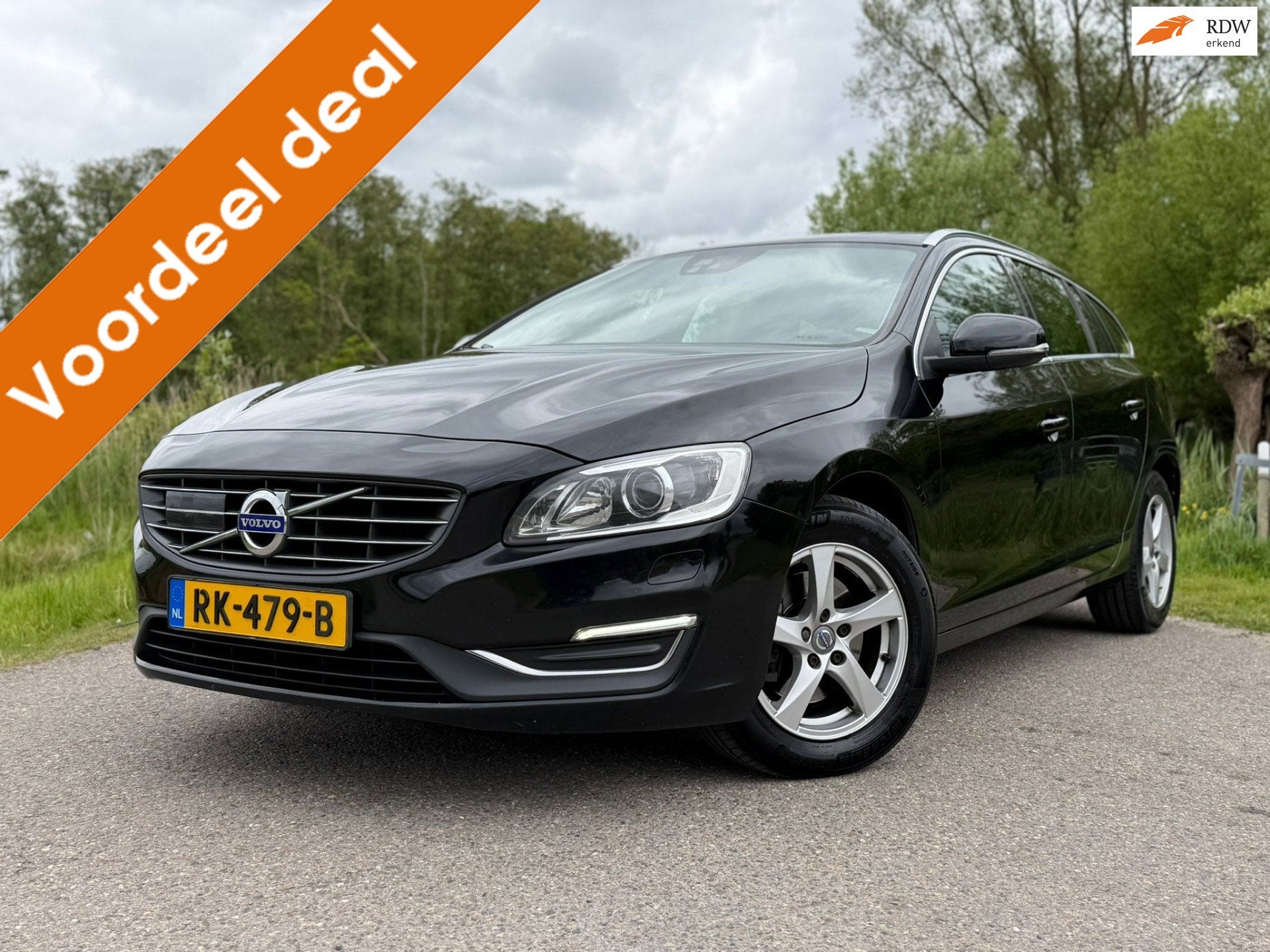 Volvo V60 2.0 D4 Nordic+ / Incl. BTW / 1 Eigenaar / Automaat, Dealer onderhouden, 1969 cc, Electronic Stability Program (ESP)