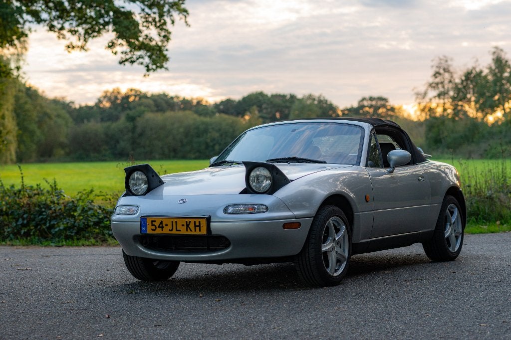 Mazda MX-5 uit 1997 | NIEUWE APK | VEEL ONDERHOUD, Achterwielaandrijving, 40 €/maand, Zwart, 4 cilinders