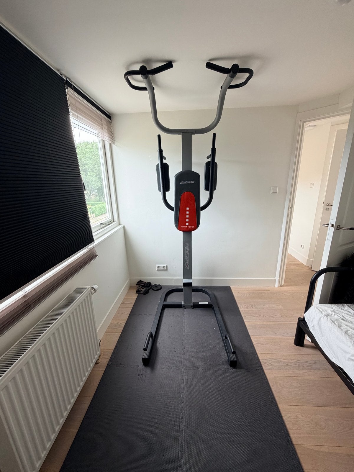 InSPORTline Power Tower - Krachtstation, Sport en Fitness, Fitnessapparatuur, Ophalen, Krachtstation, Armen, Zo goed als nieuw