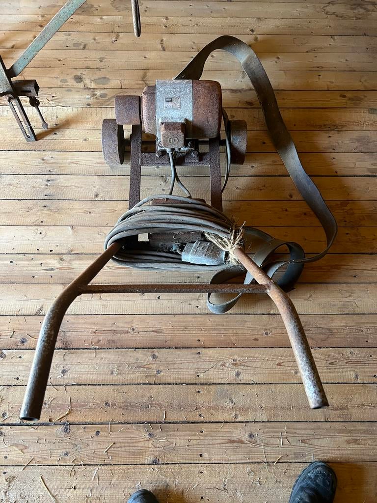 Poelie motor met band, Ophalen