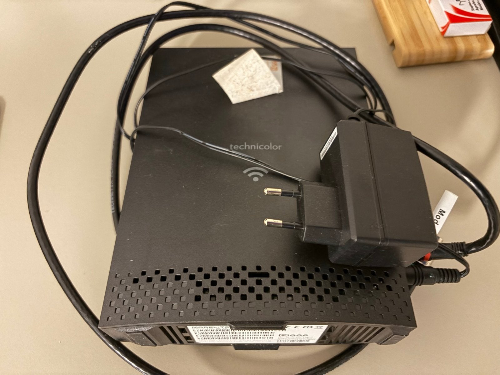 Technicolor TC7210 Ziggo modem, Ophalen of Verzenden, Gebruikt, Router met modem