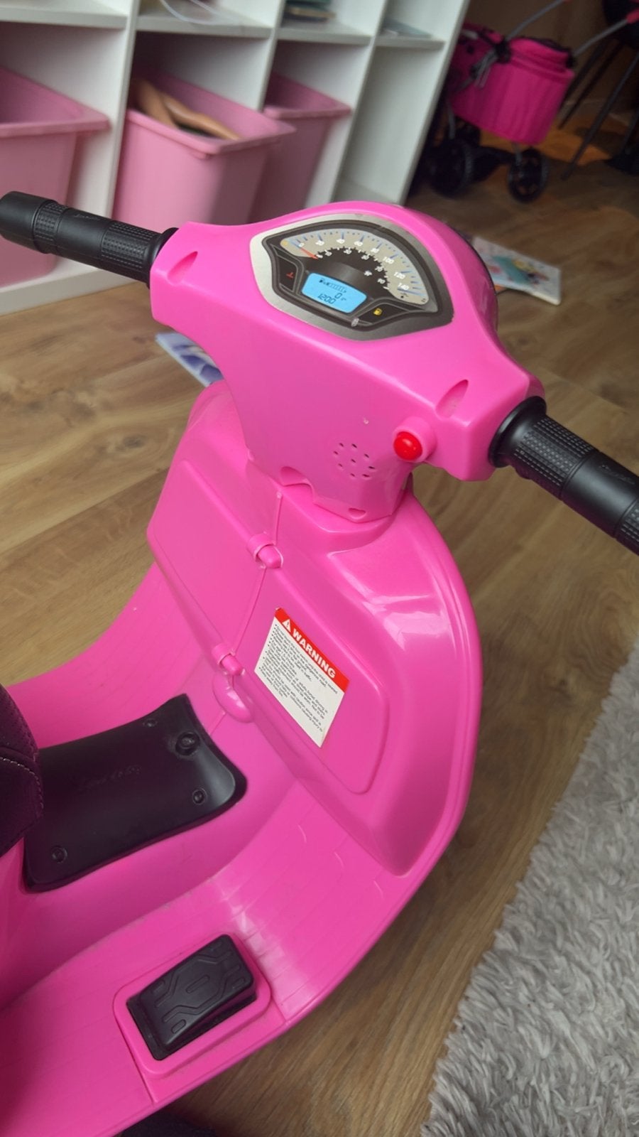 Roze elektrische Vespa scooter voor kinderen, Ophalen, Zo goed als nieuw, Overige typen