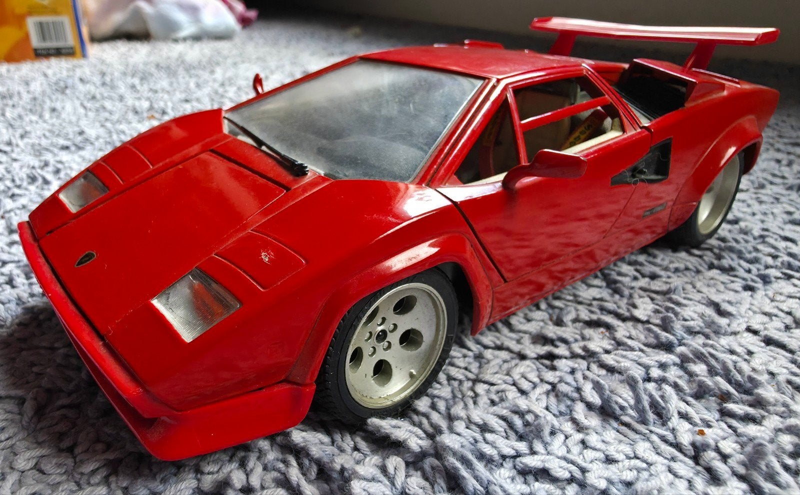 Burago Lamborghini Countach 1:18 modelauto rood, Ophalen of Verzenden, Gebruikt, Auto, Bburago