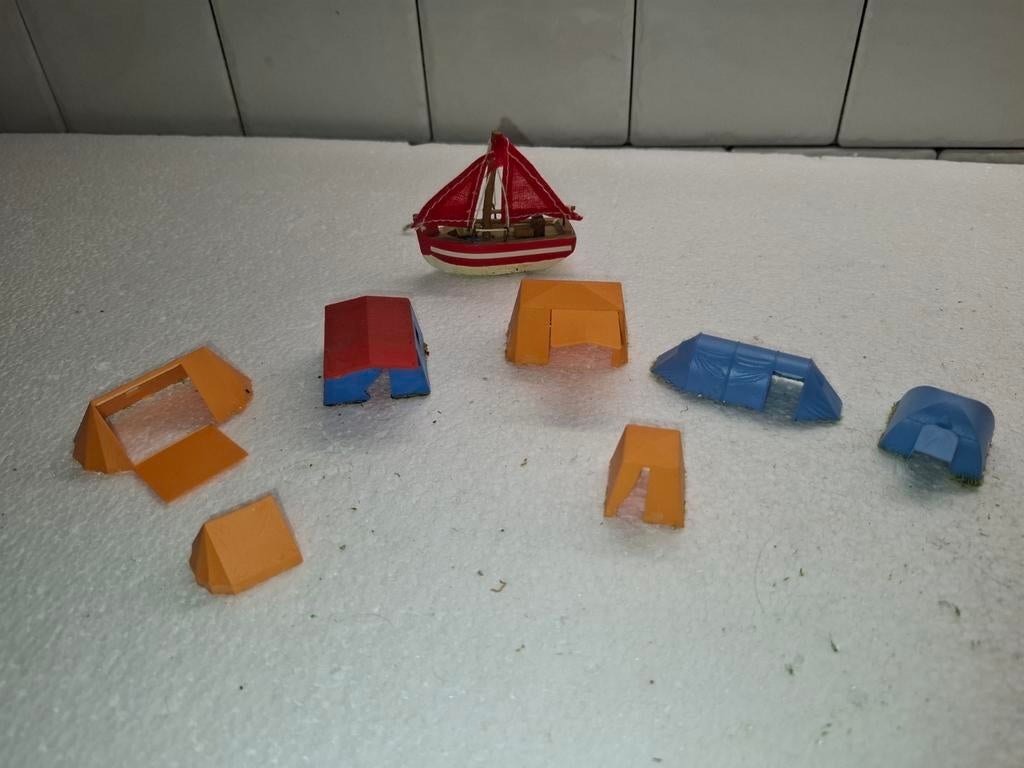 Div tentjes en bood, Hobby en Vrije tijd, Modeltreinen | H0, Gebruikt, Gelijkstroom of Wisselstroom, Brug, Tunnel of Gebouw, Ophalen of Verzenden