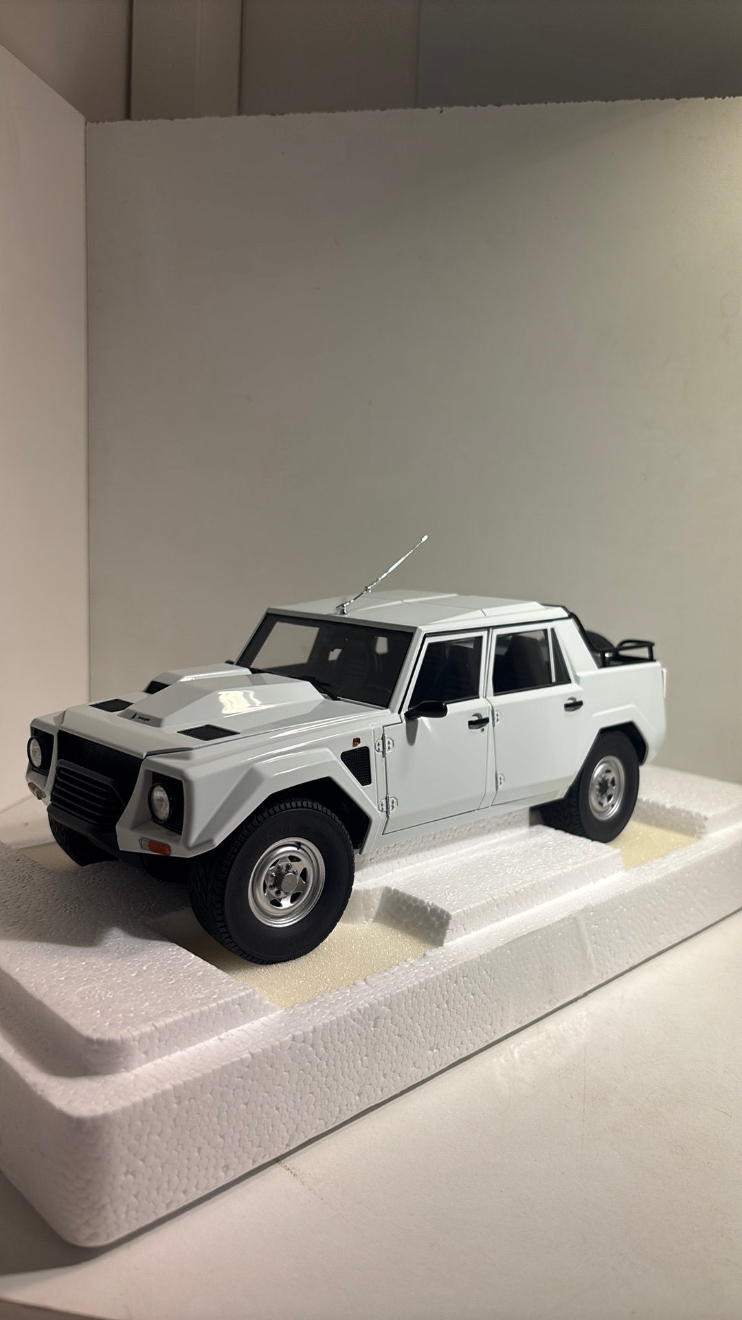 Lamborghini lm002 white autoart 1.18, Ophalen of Verzenden, Autoart, A, A