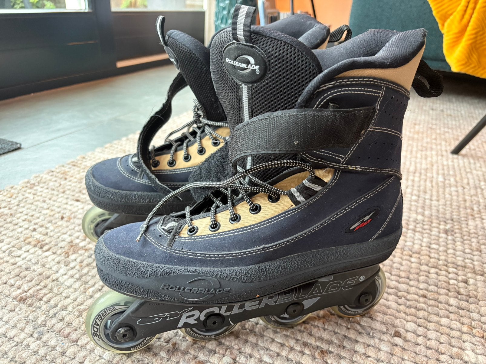Rollerblade skates met kniebeschermers, Overige merken, Gebruikt, Heren, Ophalen of Verzenden