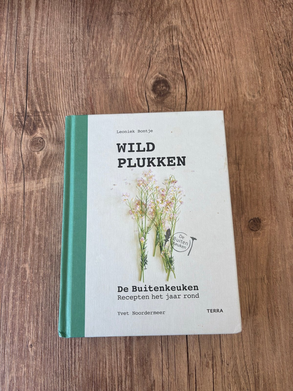 Wild Plukken - De Buitenkeuken: Recepten het jaar rond, Boeken, Kookboeken, Hoofdgerechten, Ophalen of Verzenden, Zo goed als nieuw