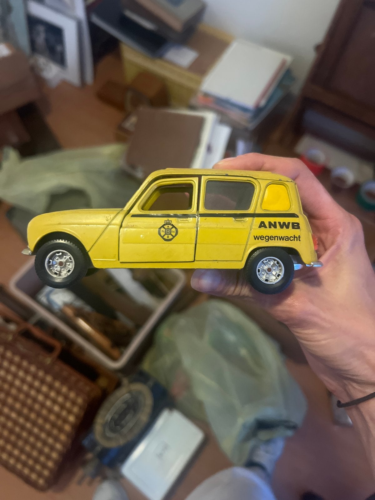 Burago Renault 4 ANWB Wegenwacht schaalmodel, Ophalen of Verzenden, Gebruikt
