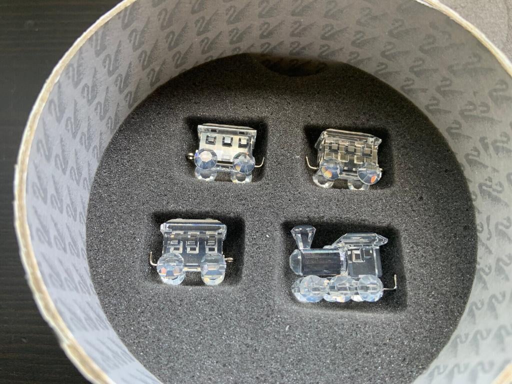 Swarovski Treinstel mini 4 stuks incl. doos & certificaat &, Verzamelen, Swarovski, Ophalen of Verzenden, Nieuw, Figuurtje