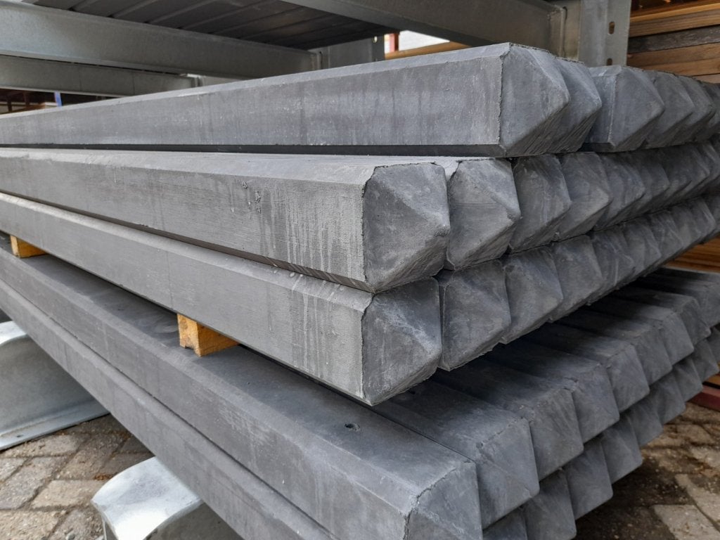 Betonpalen met diamantkop. Antraciet of grijs (*), Niet ingevuld, Niet ingevuld, Nieuw, Ophalen of Verzenden