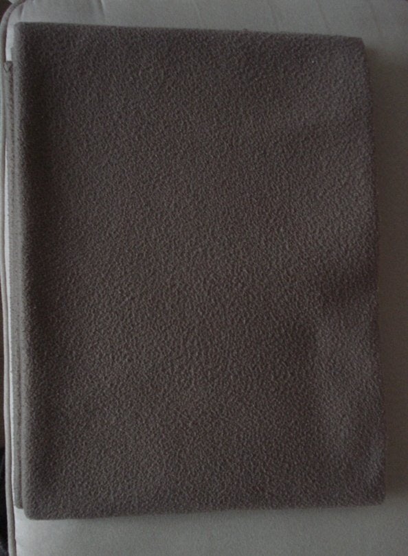 Nieuw kleikleurige warme fleece woondeken plaid 160 x 115 cm, Ophalen of Verzenden, Nieuw, Fleecedeken, Overige kleuren