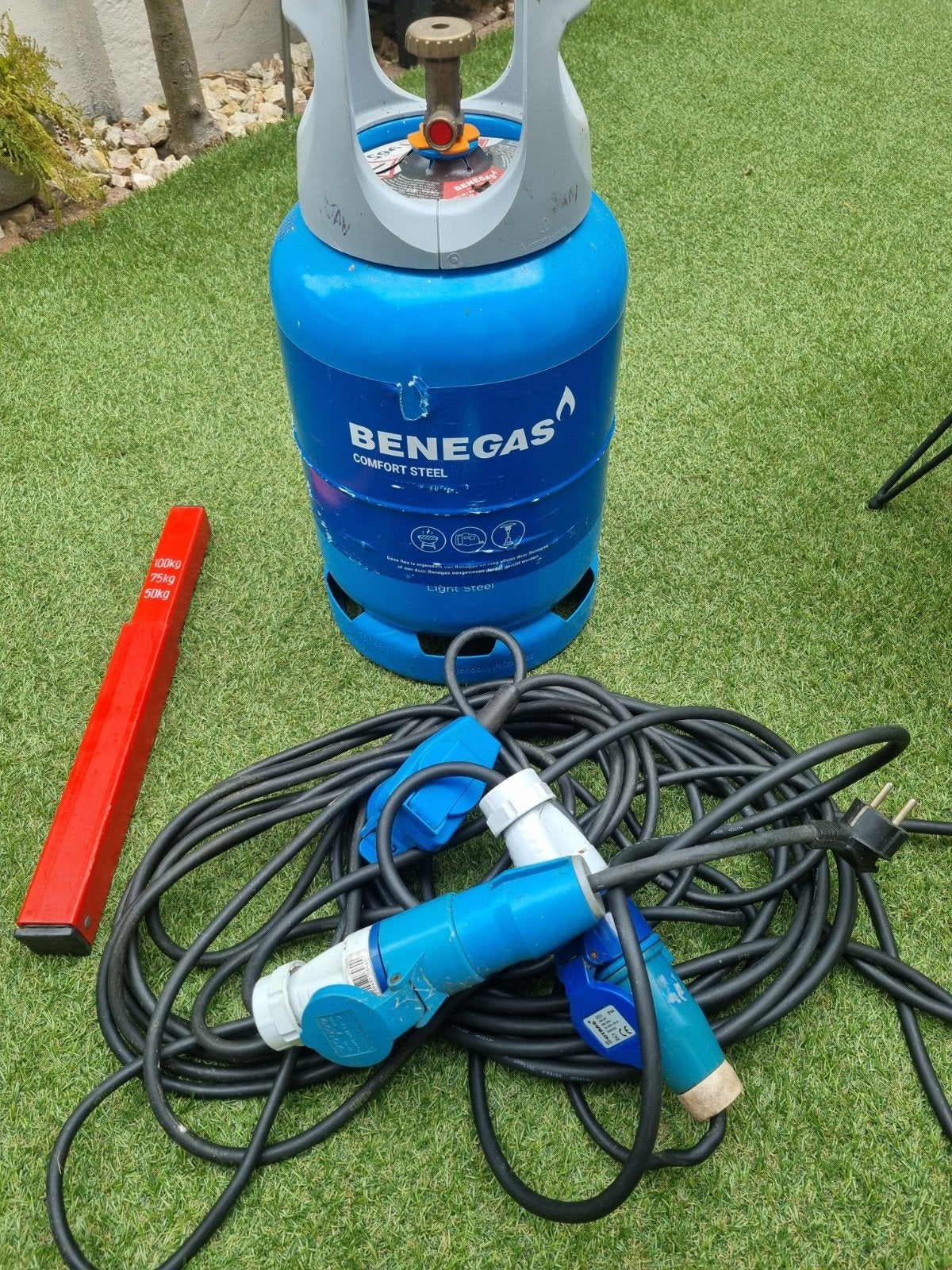Benegas gasfles (leeg/bijna leeg) met stroomkabels, Caravans en Kamperen, Kampeeraccessoires, Ophalen of Verzenden, Gebruikt