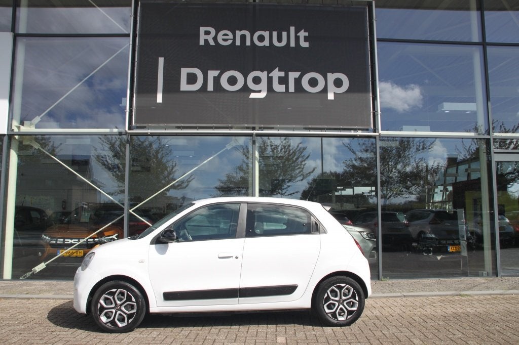 Renault Twingo 82PK-COLLECTION-50DKM-AIRCO-CRUISE-TOUCHSCREE, Automaat, 12 maanden, Gebruikt, Zwart