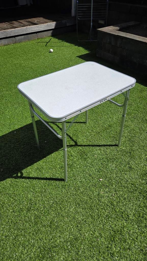 Compacte opvouwbare campingtafel, Ophalen, Gebruikt, Campingtafel