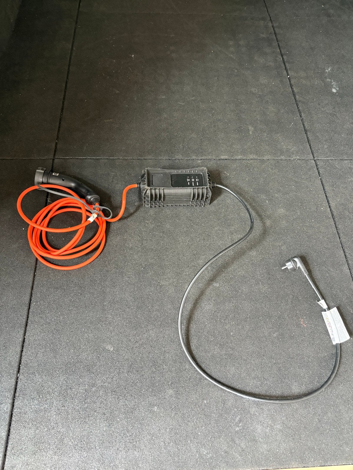 Thuislader hybride/elektrische auto - Aptiv 1.8kW, Auto diversen, Laadpalen, Ophalen, Zo goed als nieuw, Laadkabel