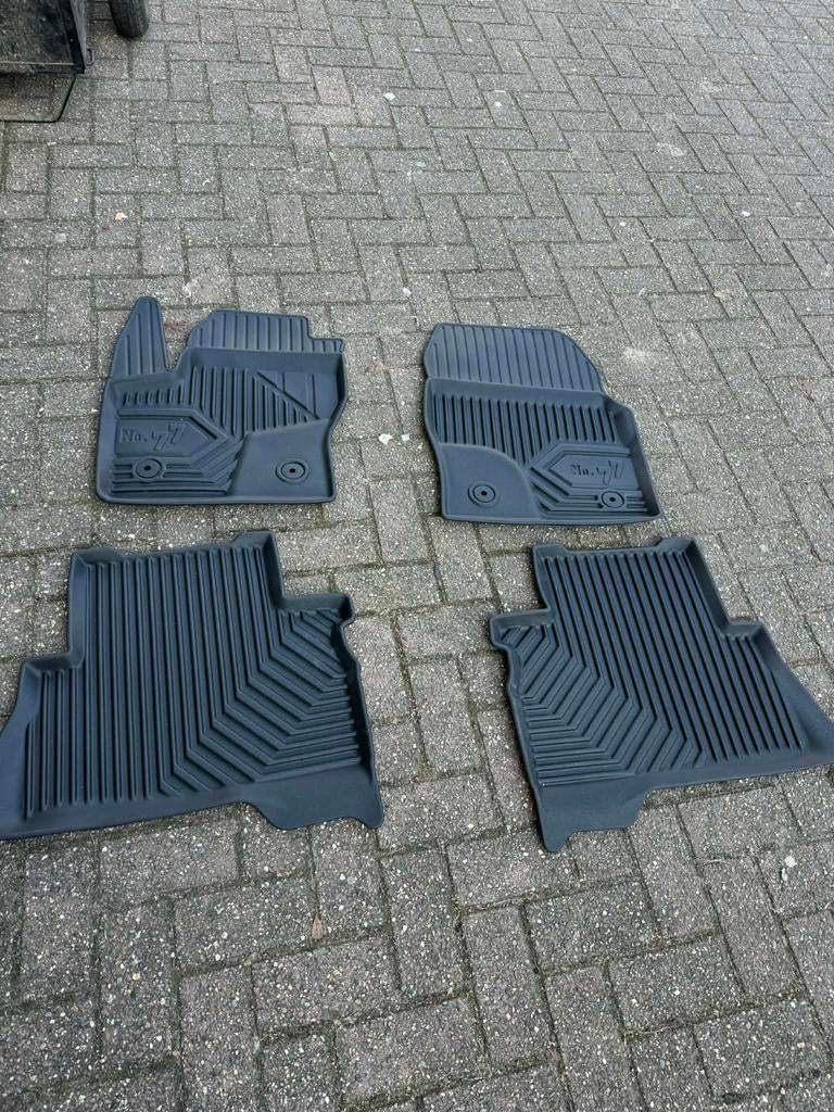 Ford Kuga Mk2 2012/2019 rubberen automatten en kofferbakmat, Auto diversen, Automatten, Zo goed als nieuw, Ophalen of Verzenden