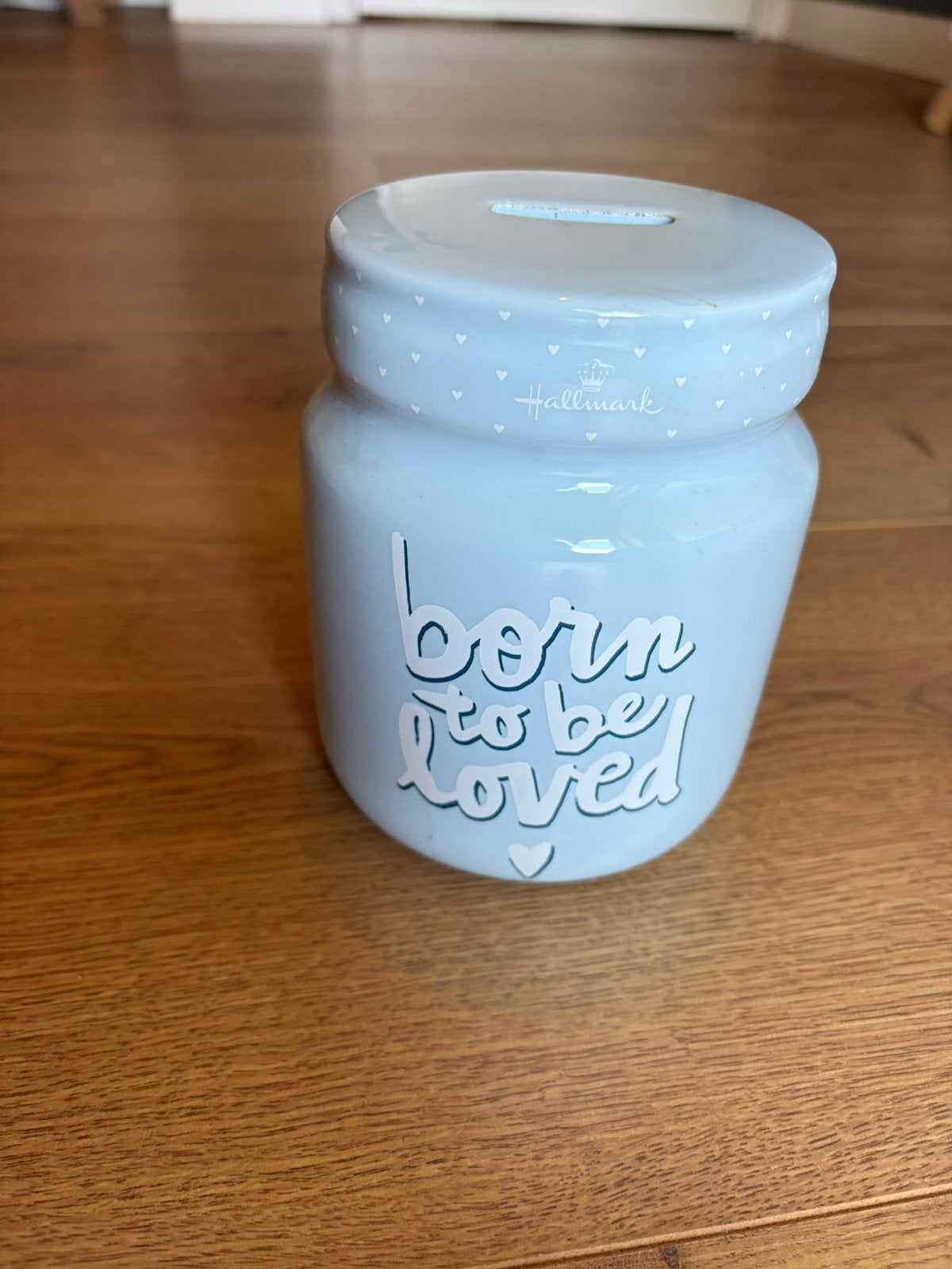 Hallmark spaarpot 'Born to be loved' - lichtblauw, Ophalen, Zo goed als nieuw, Steen, Aardewerk of Keramiek, Overige thema's