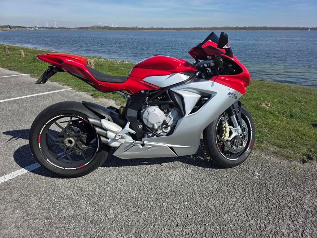 MV Agusta F3 675 2012 18k km, Motoren, Motoren | MV Agusta, 675 cc, Traction Control, Motorrijbewijs A, Gebruikt