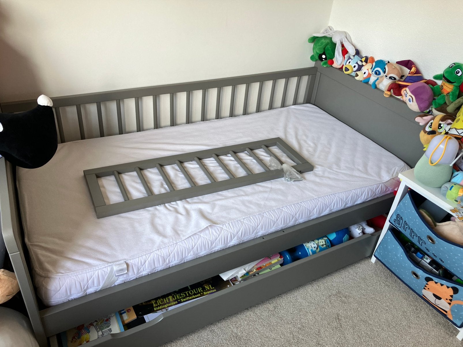 Peuterbed met lade en afneembaar rekje, Zo goed als nieuw, Minder dan 140 cm, Minder dan 70 cm, Ophalen