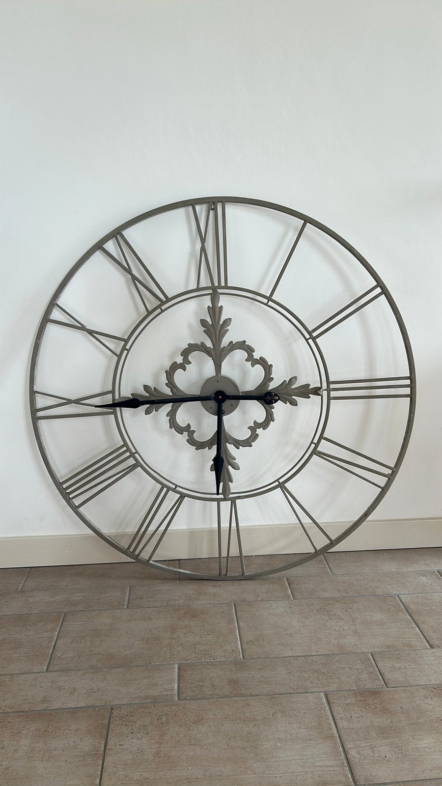 Klok diameter 100cm, Ophalen, Grijs, Landelijk, Analoog