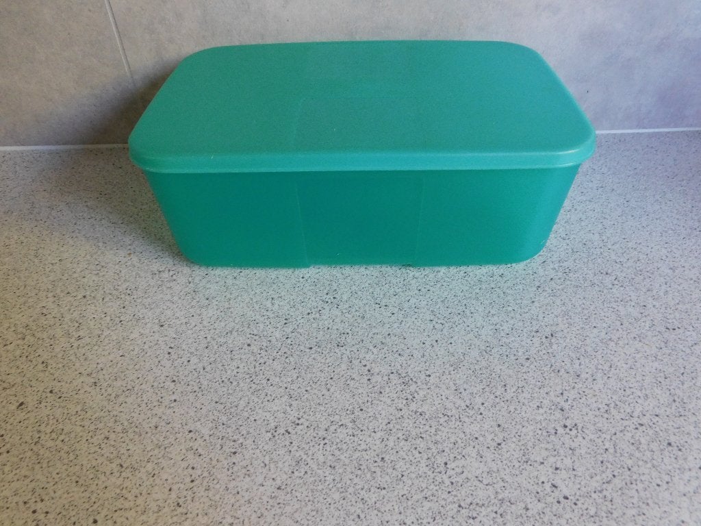 Tupperware Frisdoos Turquoise 1,5 Ltr. - Bewaardoos, Huis en Inrichting, Bewaardoos, Ophalen of Verzenden, Zo goed als nieuw, Met deksel