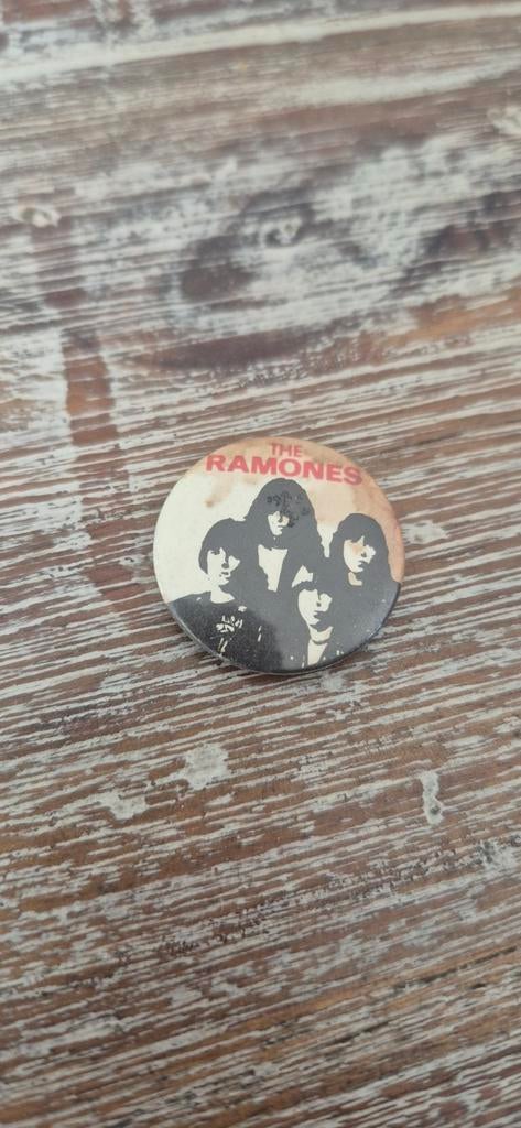 Vintage The Ramones Button/Speldje, Ophalen of Verzenden, Gebruikt, Overige onderwerpen, Button