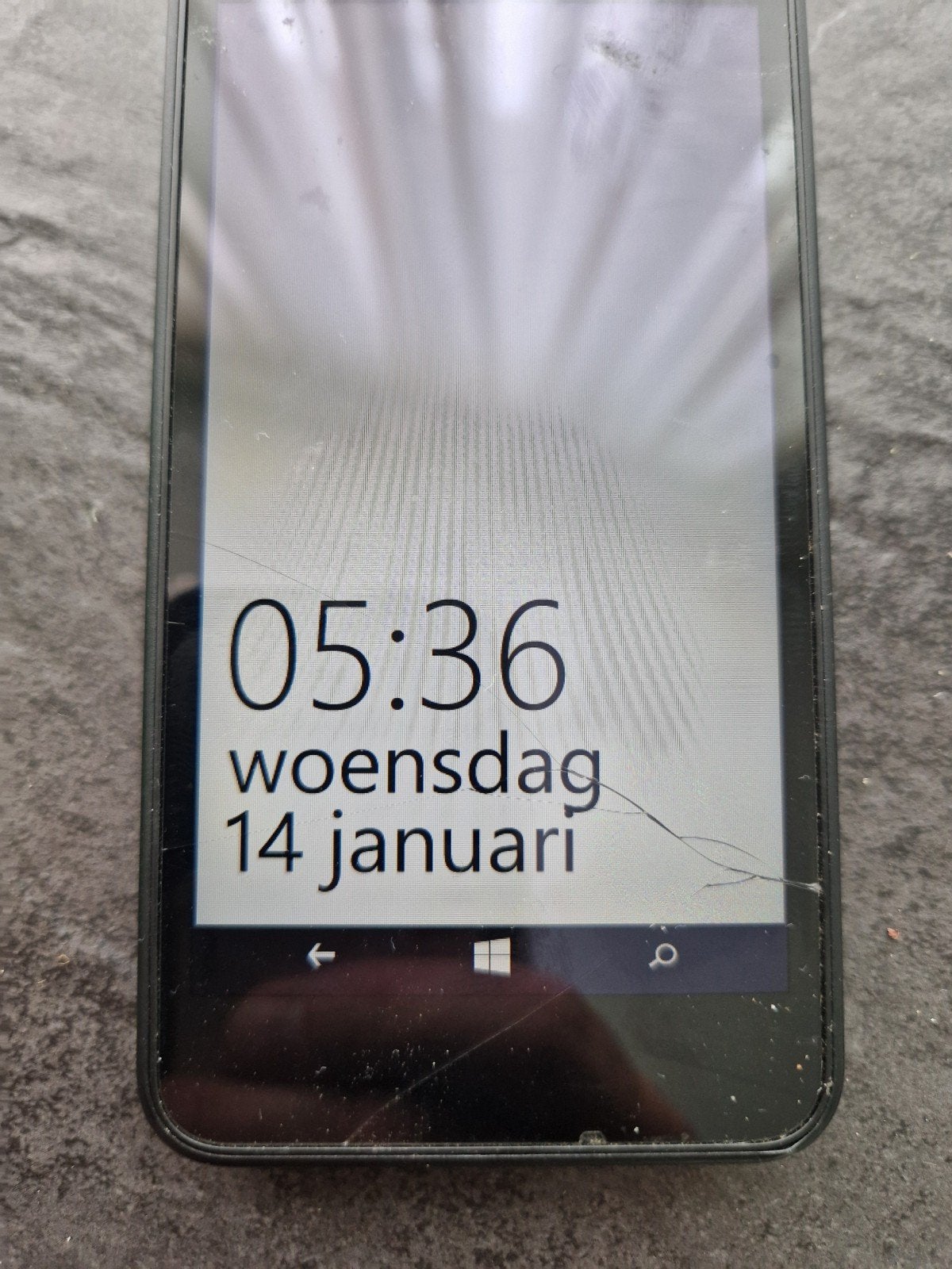 Nokia Lumia 630 met schermdefect - niet werkend, Telecommunicatie, Mobiele telefoons | Nokia, Ophalen of Verzenden, Gebruikt