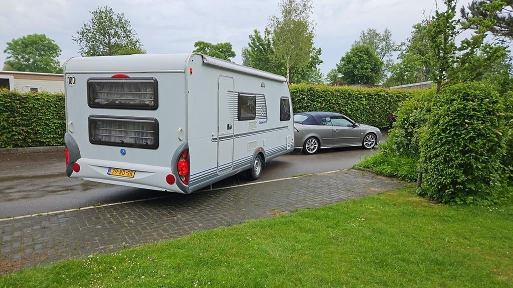 Knaus Südwind 500FSK (2009), isabella opus 300 voortent, Caravans en Kamperen, Caravans, Vast bed, Treinzit, Particulier, 5 tot 6 meter