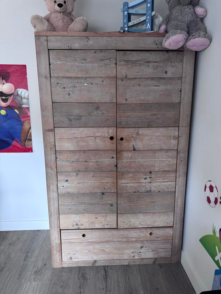 Robuuste houten kledingkast - 200x120x59 cm, Huis en Inrichting, Kasten | Kledingkasten, Gebruikt, 100 tot 150 cm, 200 cm of meer