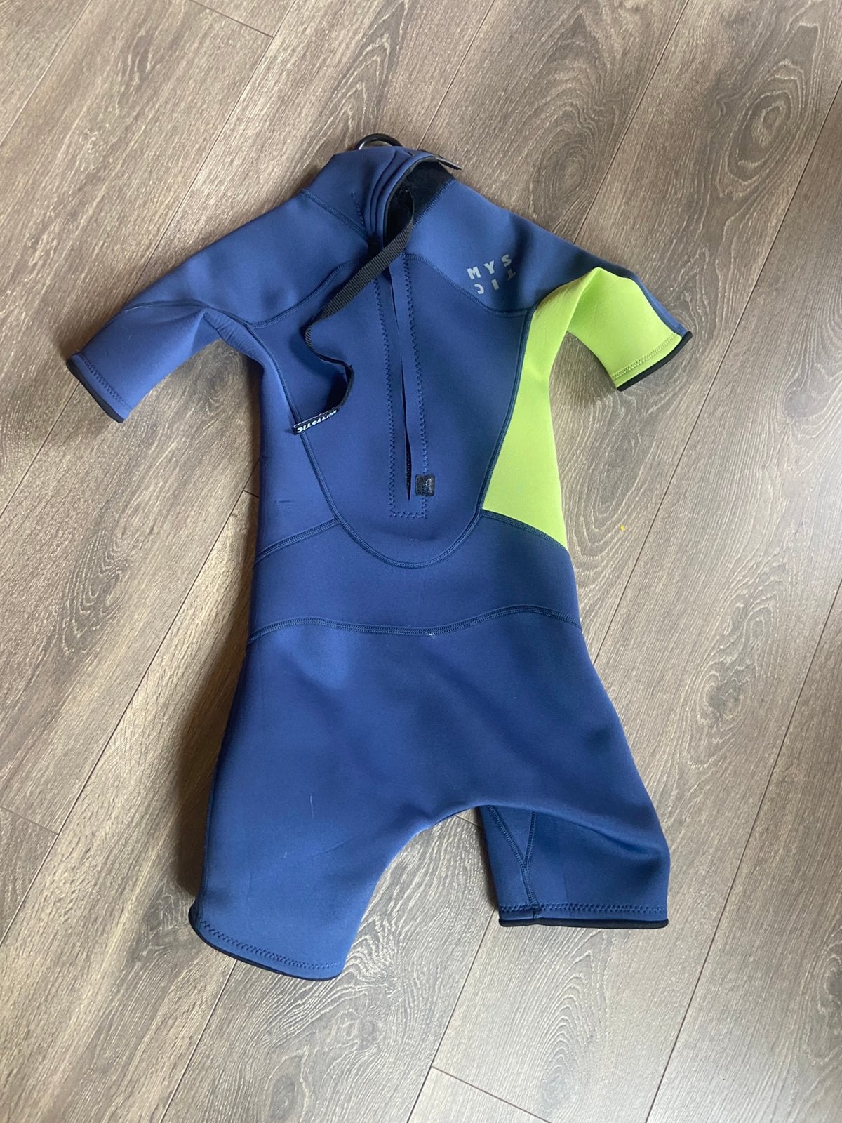 Wetsuit Mystic shorty kind maat M - 146, Watersport en Boten, Watersportkleding, Ophalen of Verzenden, Zo goed als nieuw, Kind