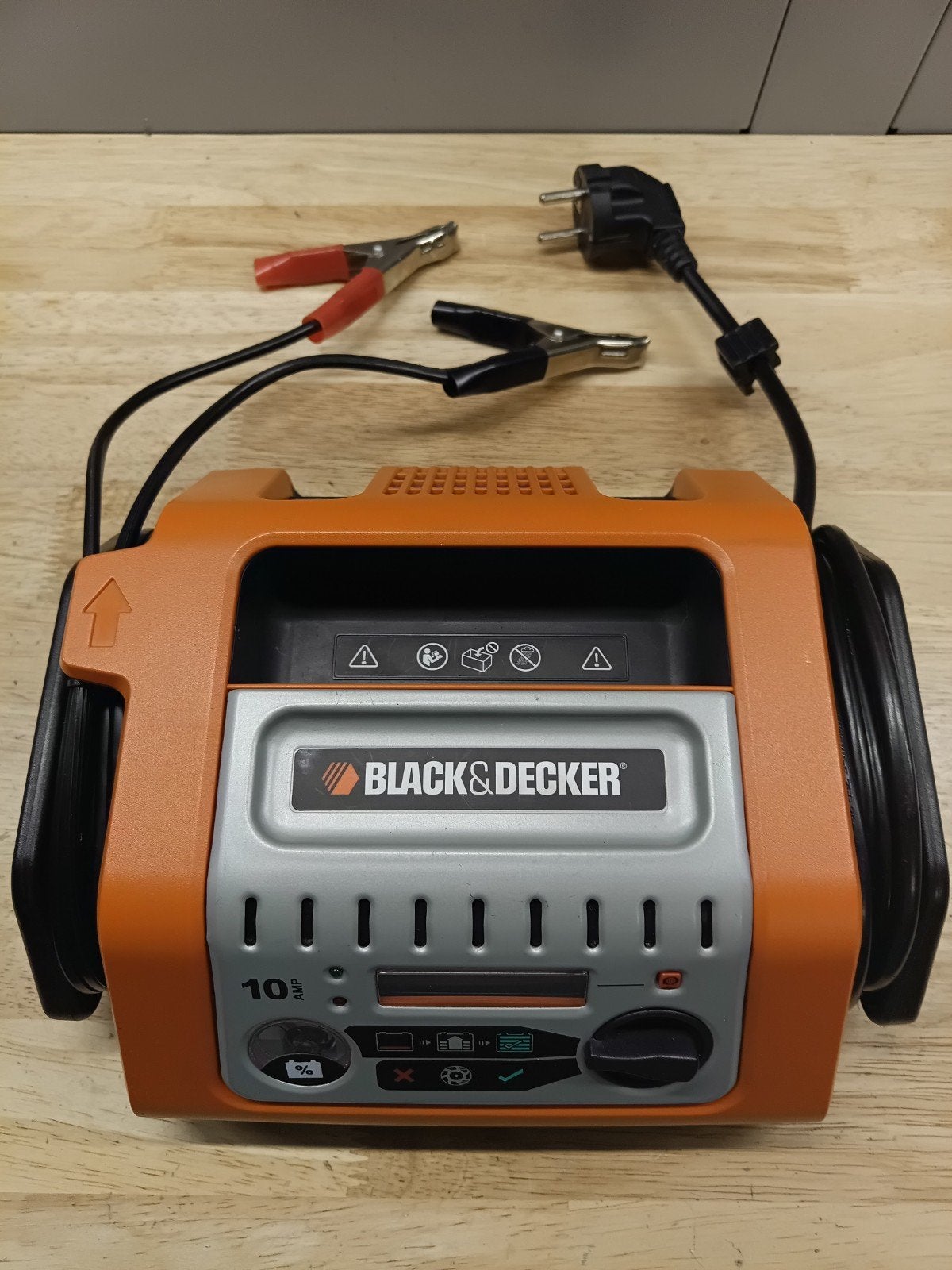 Black & Decker BDSBC10A Acculader 10A, Ophalen of Verzenden, Gebruikt