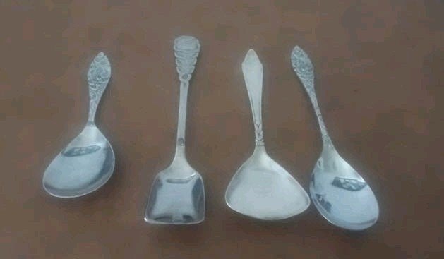 Mooie suiker lepeltjes 4 stuks zie foto's, Antiek en Kunst, Ophalen of Verzenden
