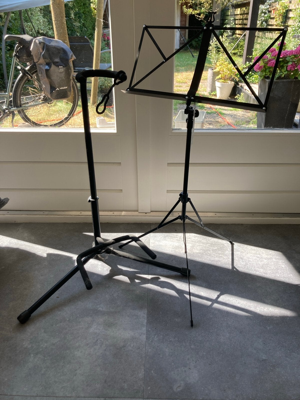 Muziekstandaard en Instrumentstandaard (Gebruikt), Muziek en Instrumenten, Standaards, Ophalen, Gebruikt, Muziekstandaard, Gitaar