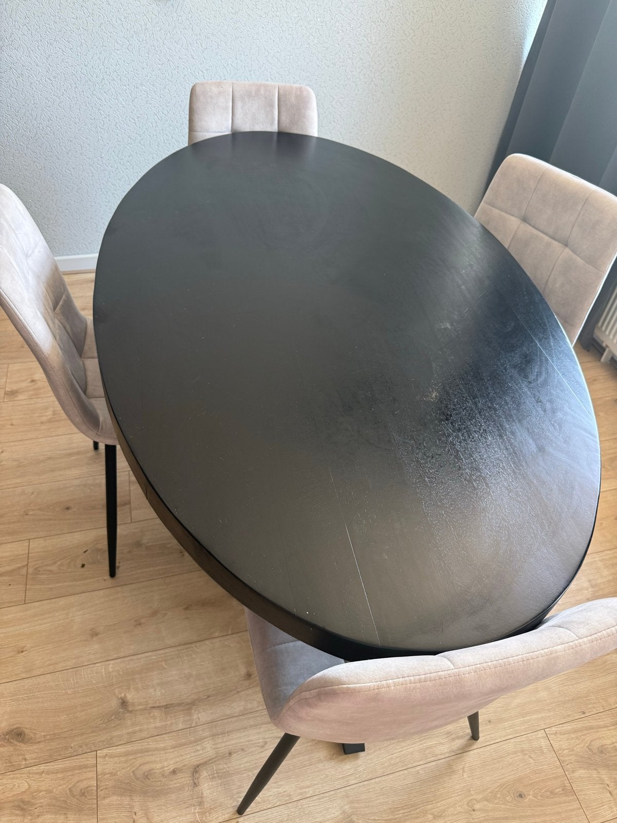 Ovale eettafel met 4 stoelen - Zwart, Huis en Inrichting, Ophalen, Gebruikt, 100 tot 150 cm, 150 tot 200 cm