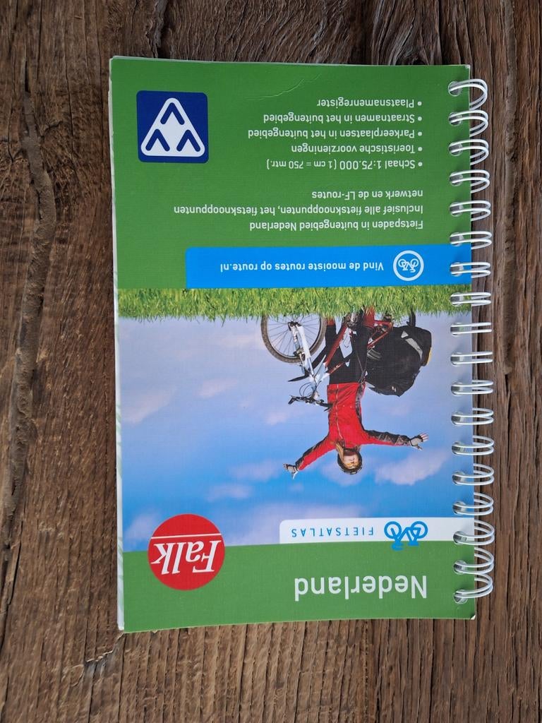 Falk Fietsatlas Nederland - Spiraalband, Boeken, Atlassen en Landkaarten, Overige atlassen, 2000 tot heden, Ophalen of Verzenden
