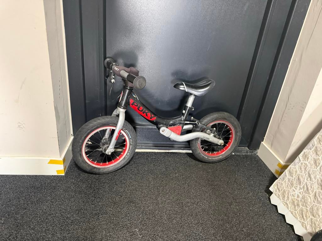 Puky loopfiets - Zwart/Rood, Ophalen, Zo goed als nieuw, Velgrem, Minder dan 16 inch