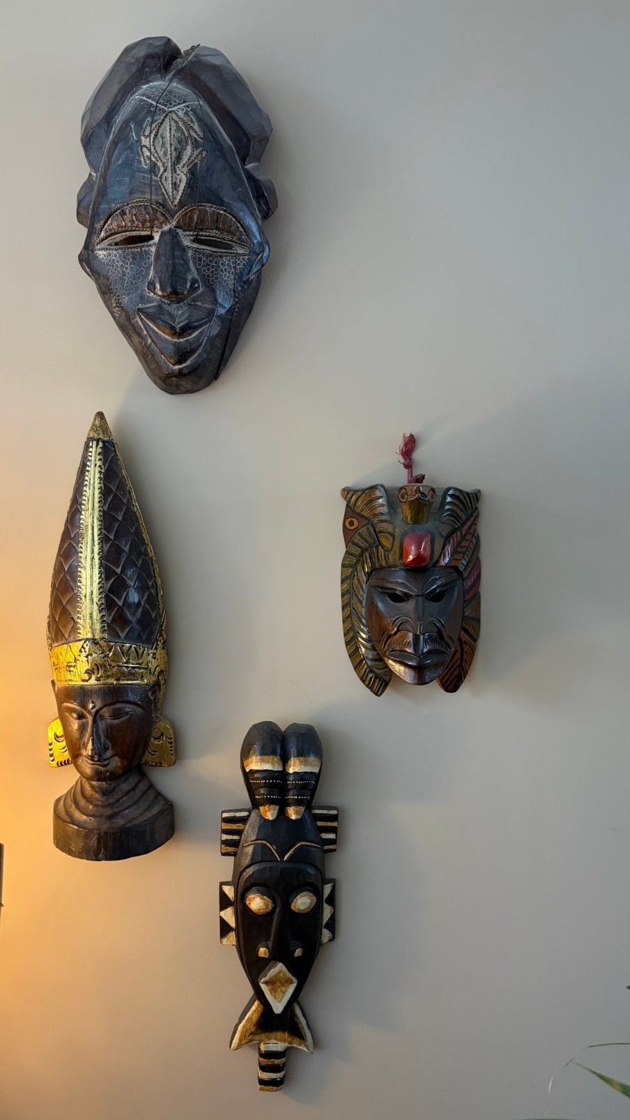 Afrikaanse houten maskers en beelden - handgemaakt, Ophalen of Verzenden