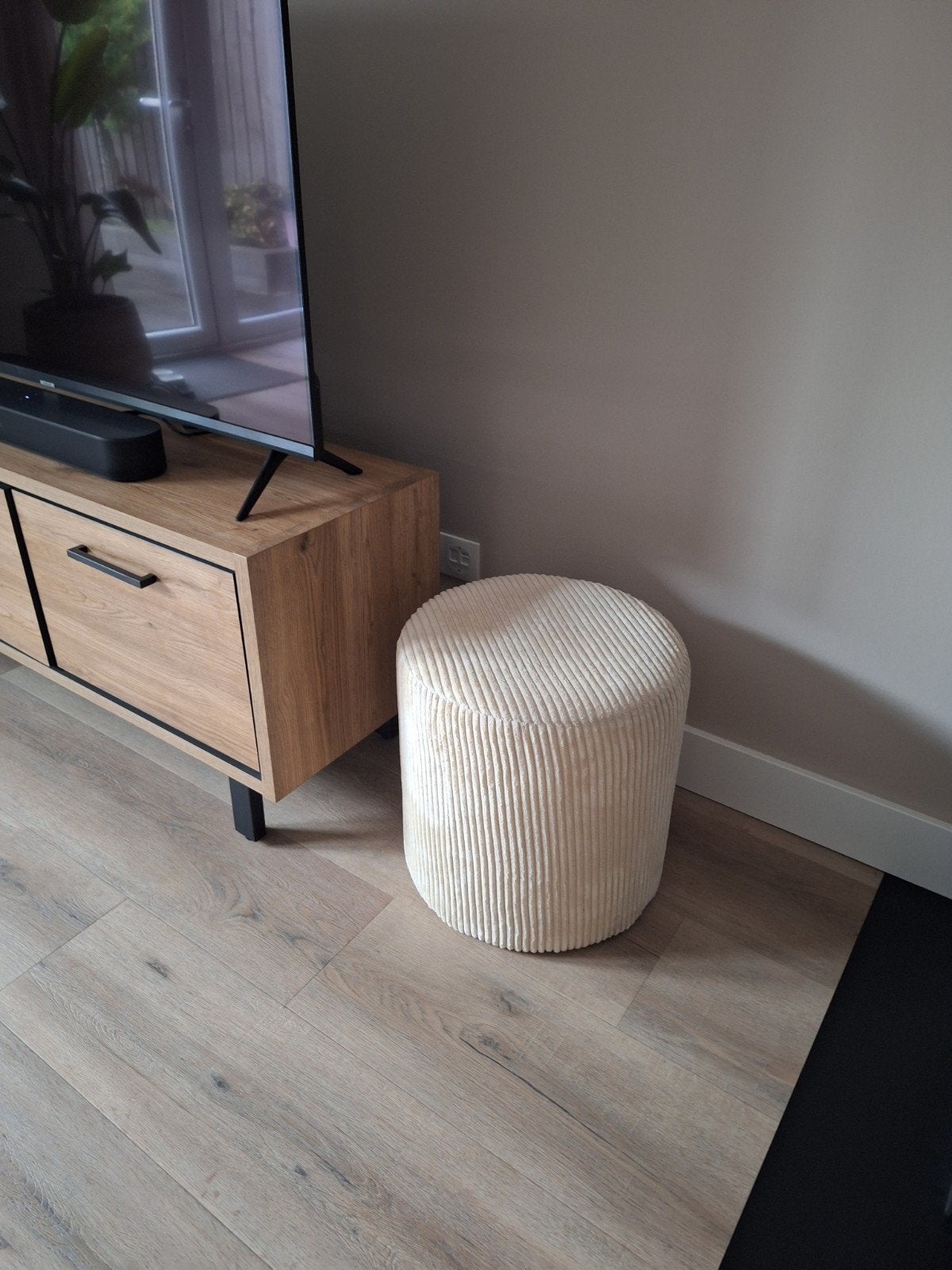 Crèmekleurige ribfluwelen poef, Ophalen, Minder dan 50 cm, Rond, Minder dan 50 cm