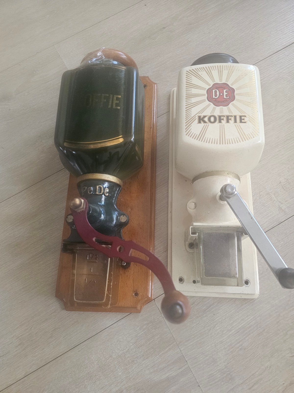 Koffie molen, Ophalen