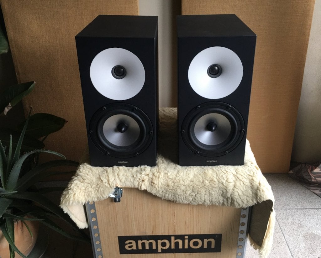 Amphion One18X + Amphion Amp700 + Amphion kabels, Ophalen, Zo goed als nieuw, Minder dan 500 watt, Monitor(versterker)