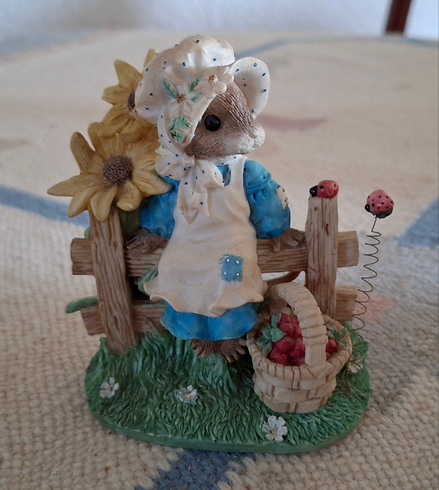 Muizen Beeldje Ladybug Ladybug  Home Priscilla Hillm, Verzamelen, Ophalen of Verzenden, Gebruikt, Dier
