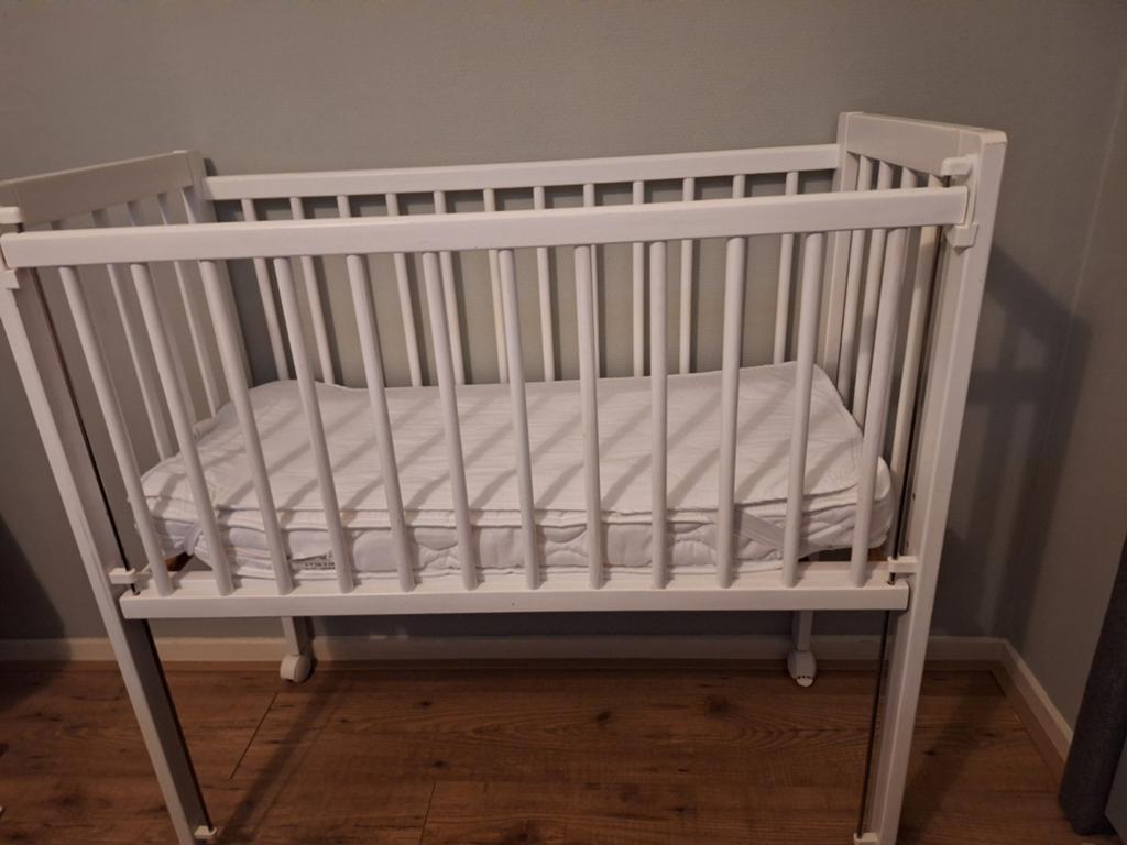 Co-sleeper Petit Amelie, Kinderen en Baby's, Babywiegjes en Ledikanten, Ophalen, Wieg